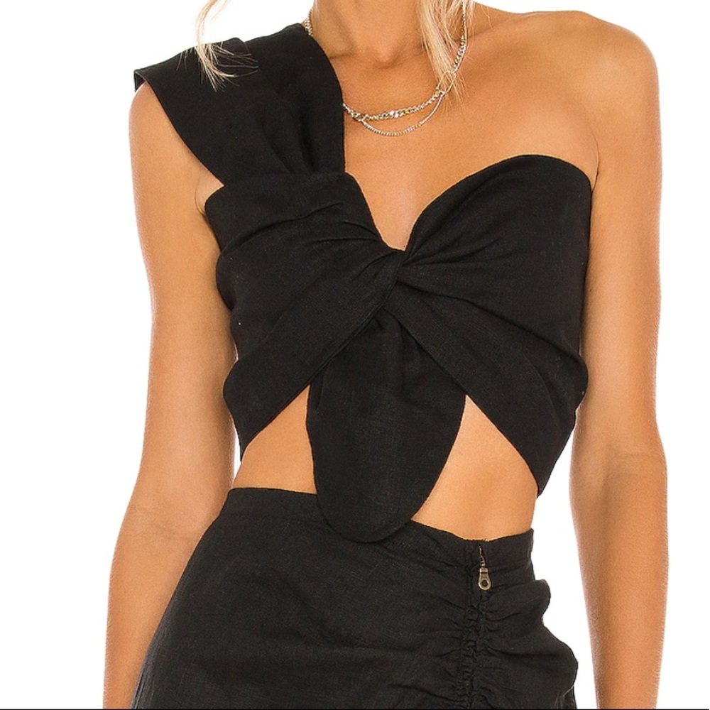 Beautiful Top to go out in the town or for a Hot Date. Look Fabulous and Chick.